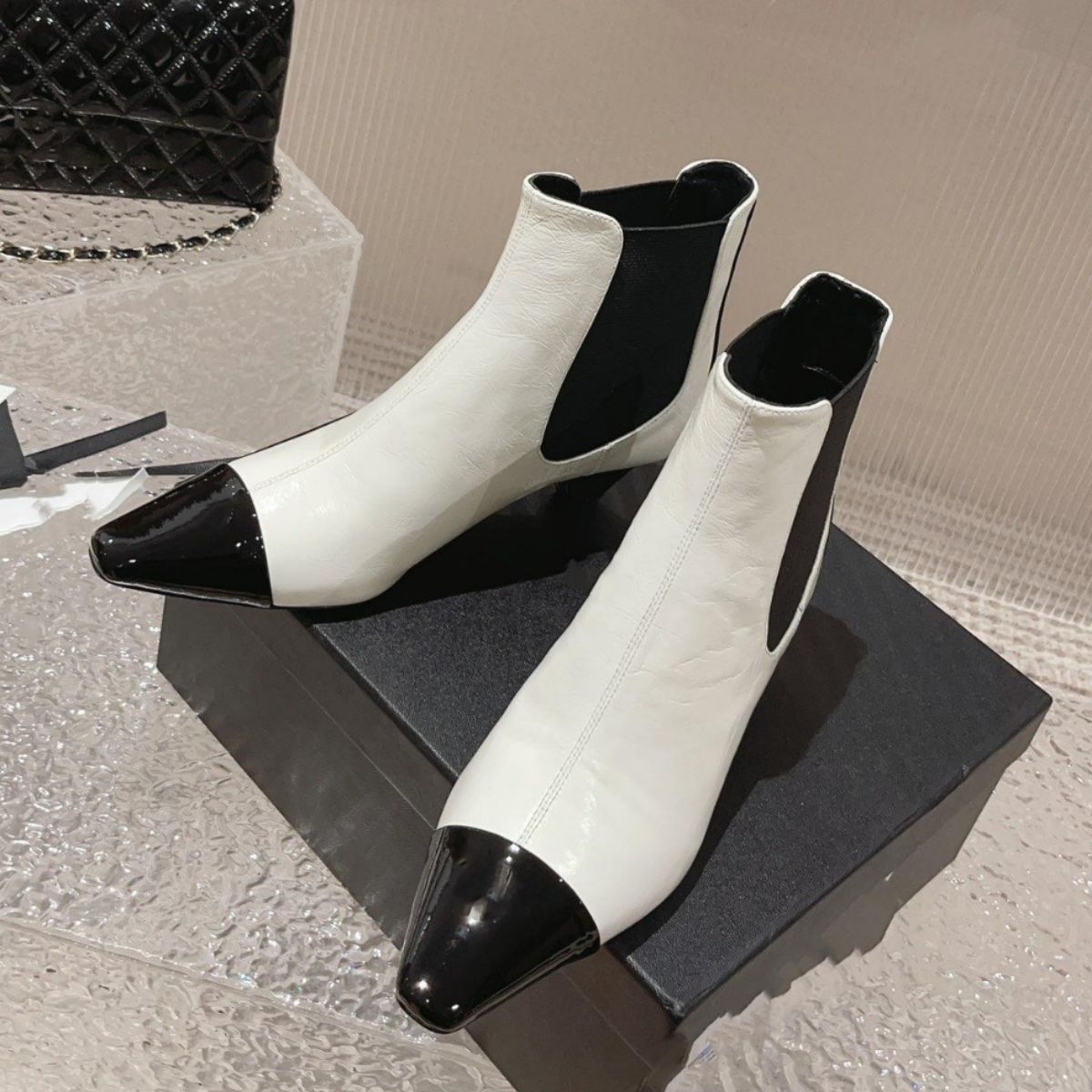 Pointy toe Chelsea Ankle Boots Women Genuine Leather Patchwork Color Wedges Heel Short Boots Sexy Luxury Fashion Week Boots fema